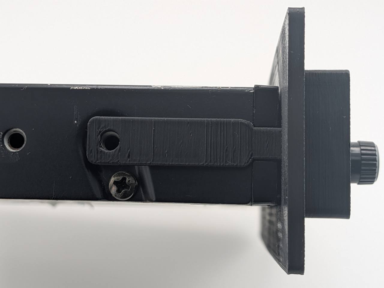 Kenwood KGC-4032 side mounting detail confirming TightPrints faceplate and bezel fitment